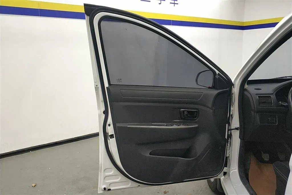 2019 DongFeng Fengon Fengon 330 1.5L 116HP L4 5MT,autocango,china used car exporter,china ev exporter,chinese used car exporter,chinese used ev exporter