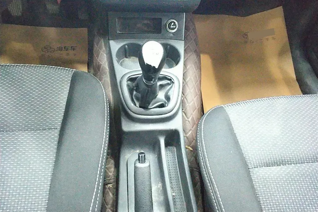 2019 DongFeng Fengon Fengon 330 1.5L 116HP L4 5MT,autocango,china used car exporter,china ev exporter,chinese used car exporter,chinese used ev exporter