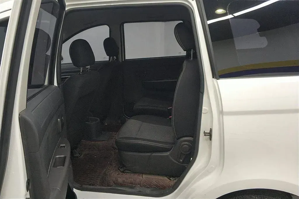 2019 DongFeng Fengon Fengon 330 1.5L 116HP L4 5MT,autocango,china used car exporter,china ev exporter,chinese used car exporter,chinese used ev exporter