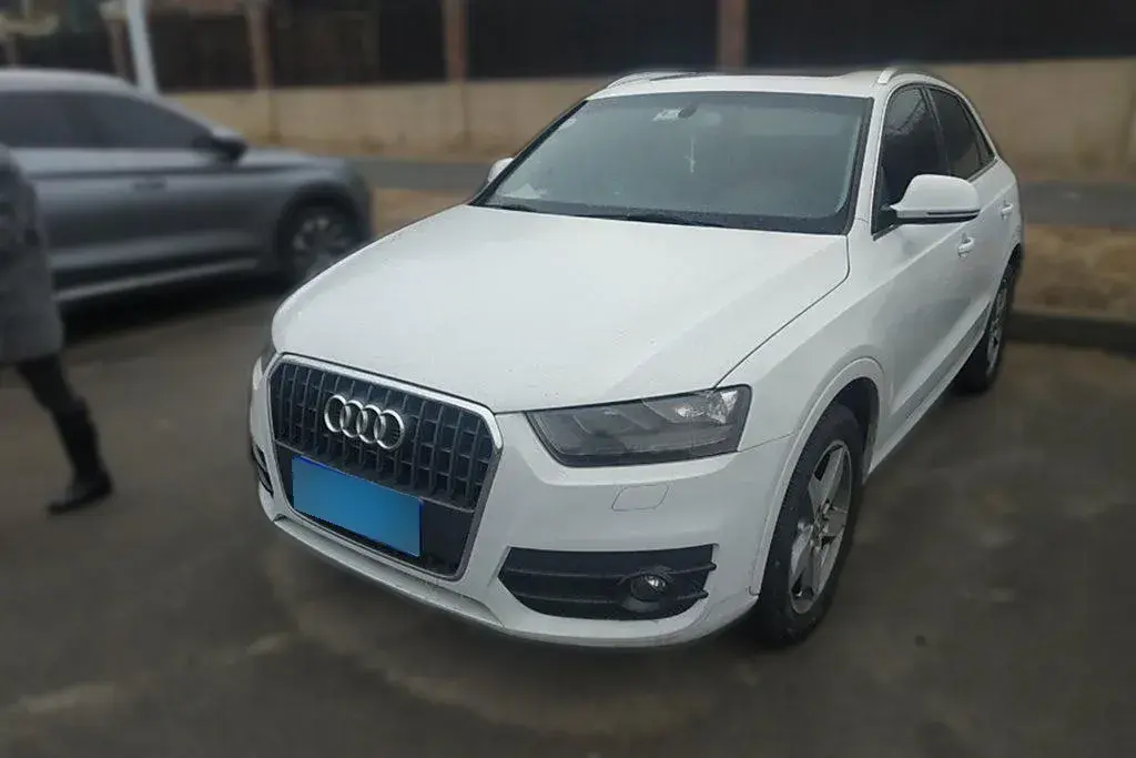 2013 Audi Q3 2.0T 170HP L4 7DCT