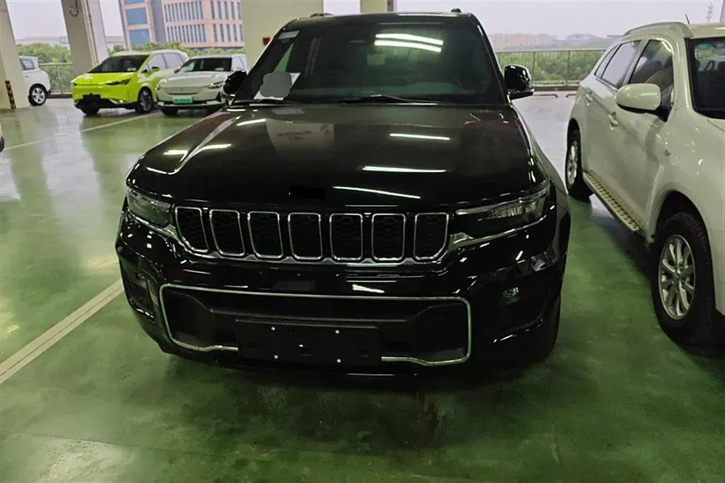 2023 Jeep Grand Cherokee 4XE 2.0T 272HP L4 8AT PHEV 17.107KWH,autocango,china used car exporter,china ev exporter,chinese used car exporter,chinese used ev exporter