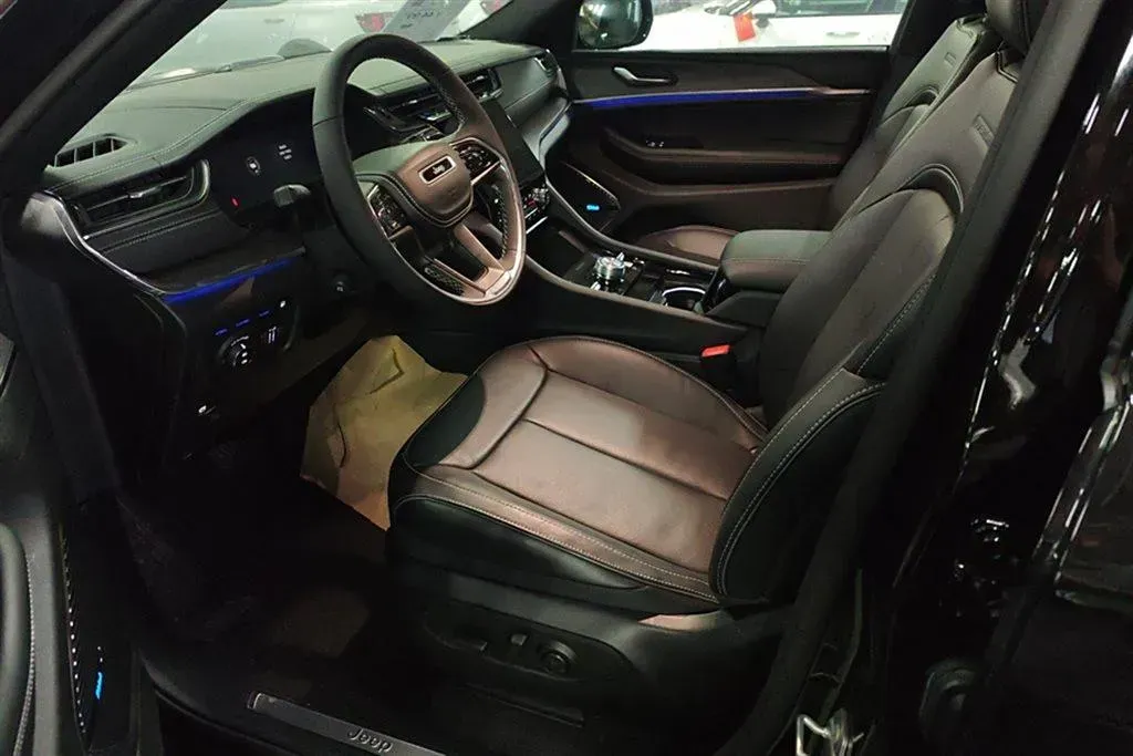 2023 Jeep Grand Cherokee 4XE 2.0T 272HP L4 8AT PHEV 17.107KWH,autocango,china used car exporter,china ev exporter,chinese used car exporter,chinese used ev exporter