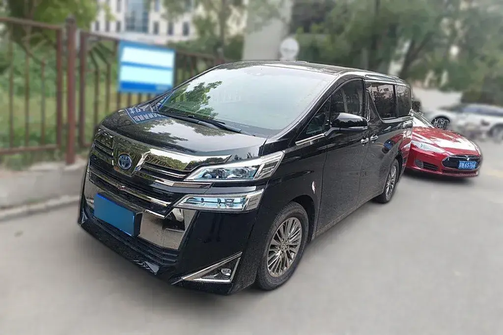 2020 Toyota Alphard 2.5L 117HP L4 E-CVT Hybrid