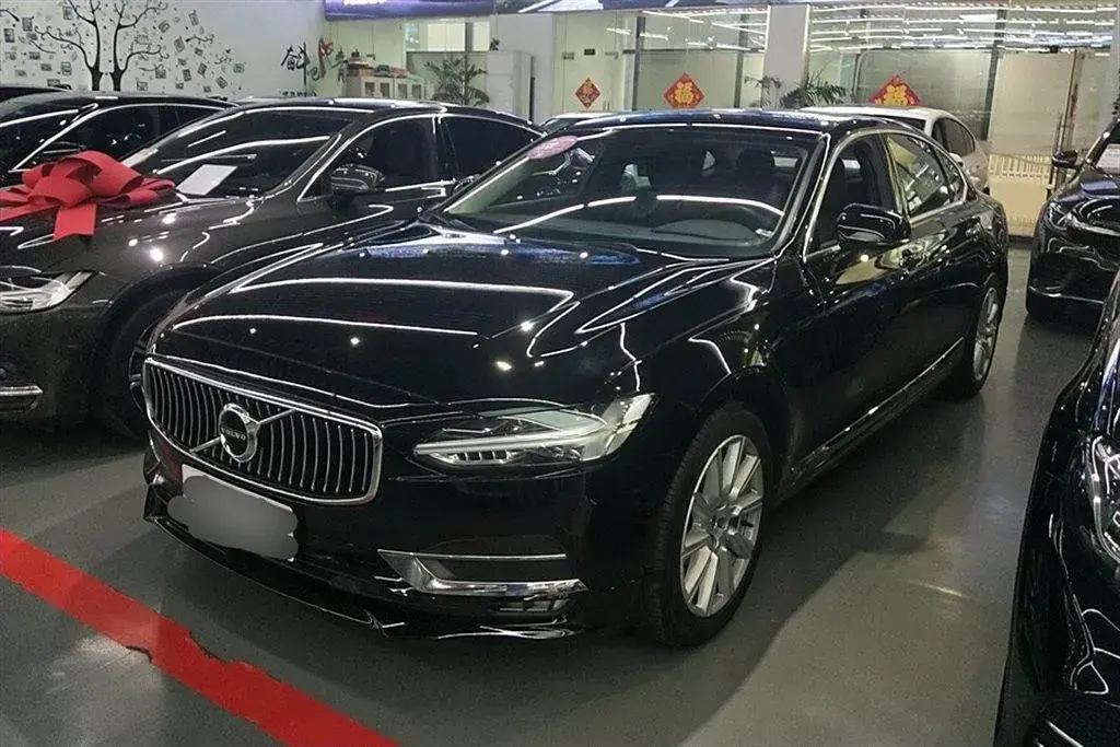 2020 Volvo S90 2.0T 250HP L4 8AT