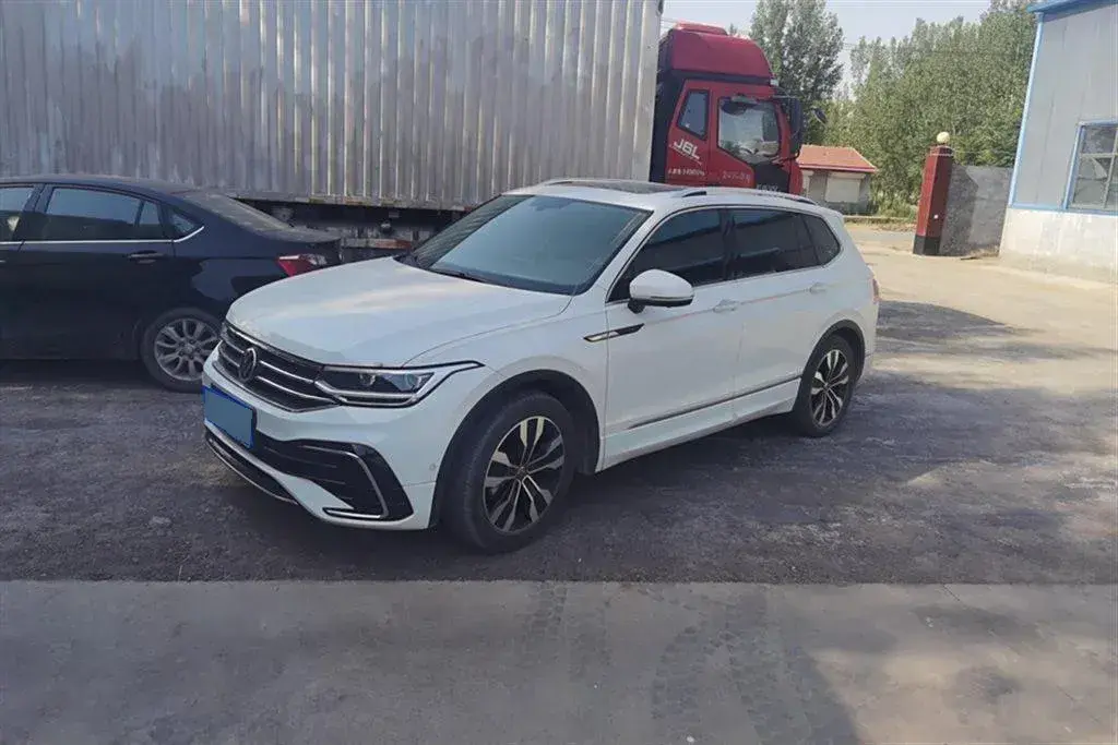 2022 Volkswagen Tiguan L 2.0T 186HP L4 7DCT