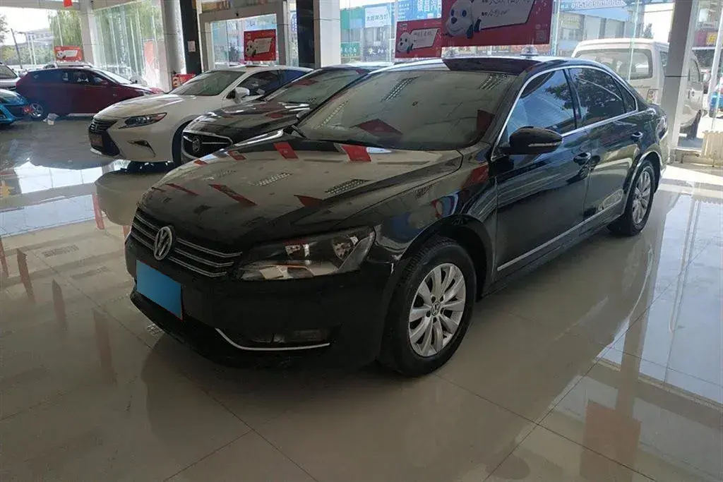 2014 Volkswagen Passat 1.8T 160HP L4 7DCT