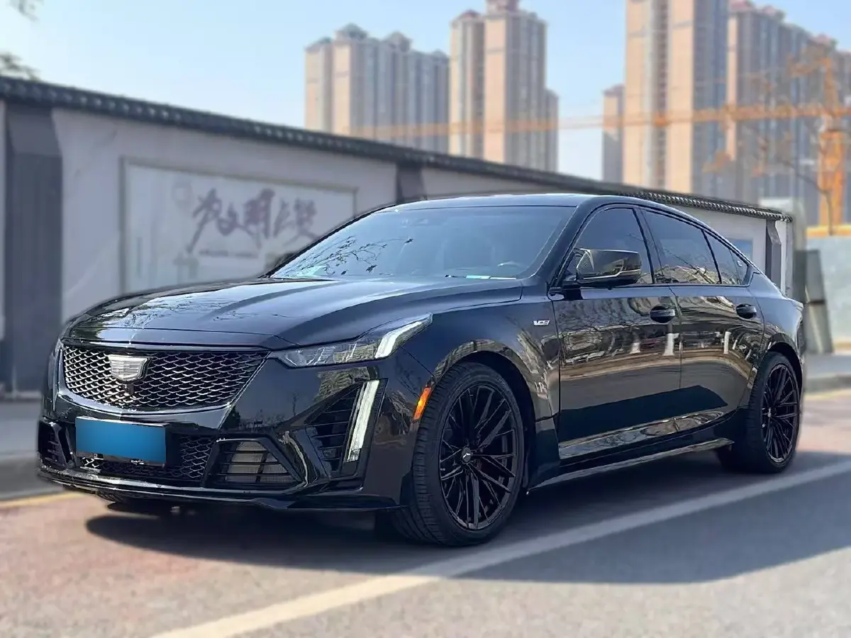 2023 Cadillac CT5 2.0T 237HP L4 10AT