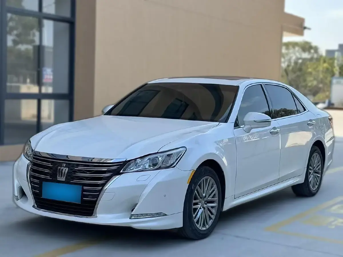 2015 Toyota Crown 2.0T 235HP L4 8AT