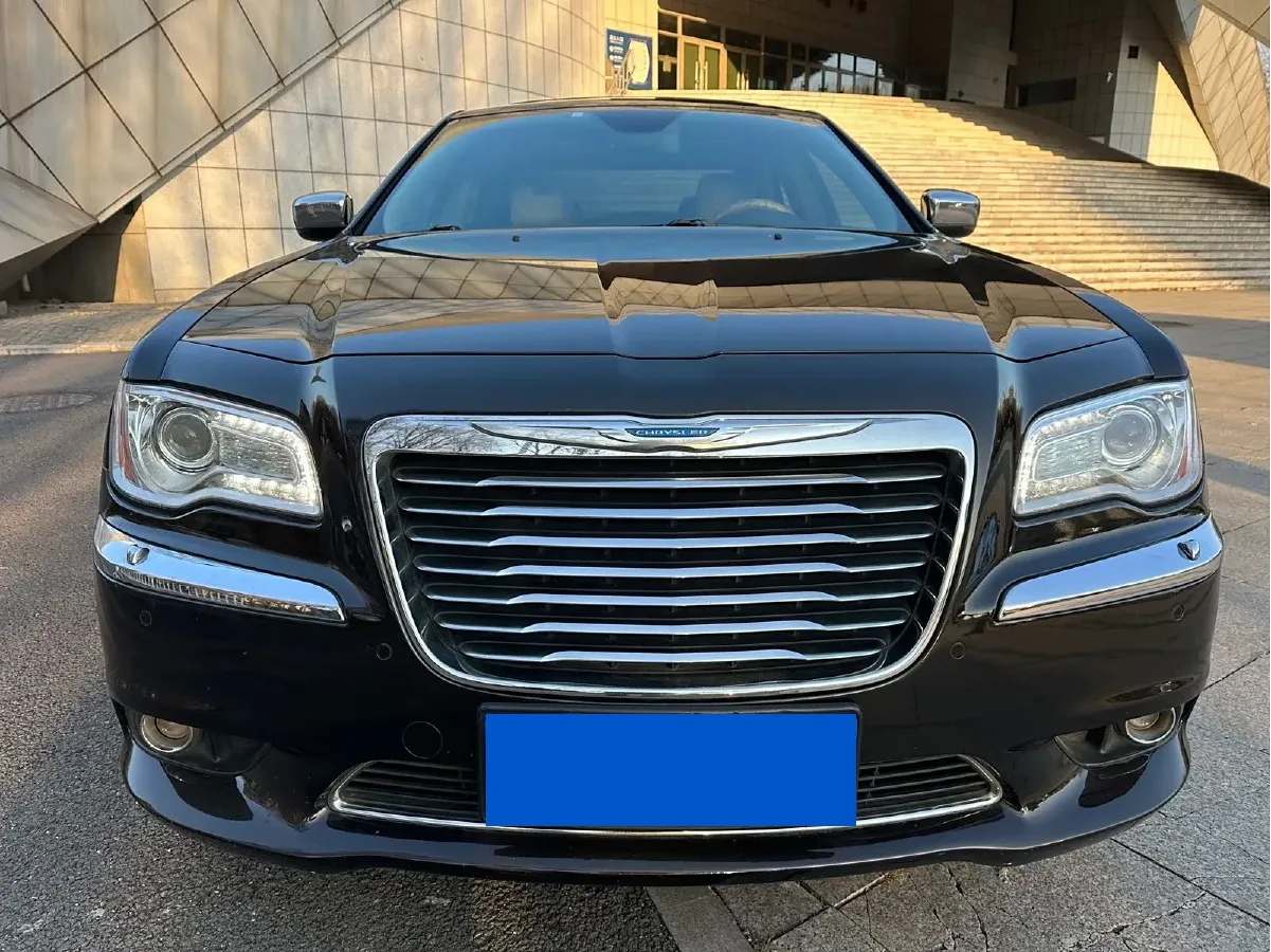 2013 Chrysler 300C 3.6L 286HP V6 8AT,autocango,china used car exporter,china ev exporter,chinese used car exporter,chinese used ev exporter