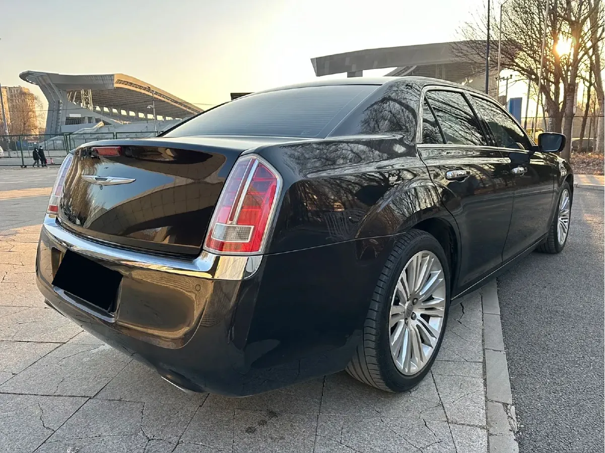 2013 Chrysler 300C 3.6L 286HP V6 8AT,autocango,china used car exporter,china ev exporter,chinese used car exporter,chinese used ev exporter
