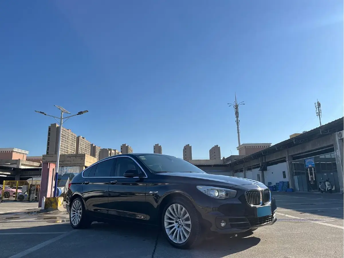 2014 BMW 5 Series GT 3.0T 306HP L6 8AT