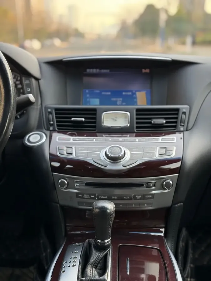 2015 Infiniti Q70 2.5L 222HP V6 7AT,autocango,china used car exporter,china ev exporter,chinese used car exporter,chinese used ev exporter