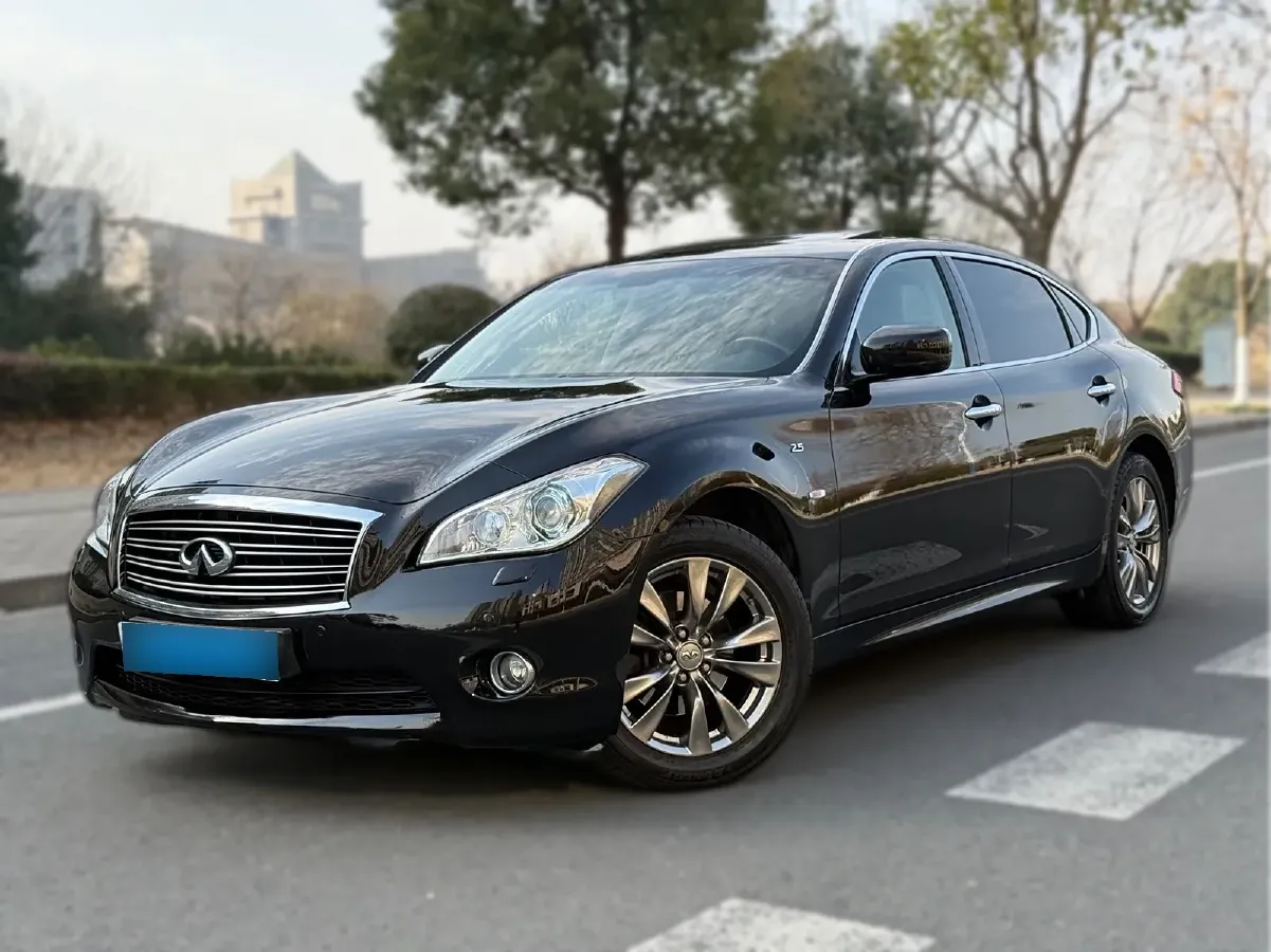 2015 Infiniti Q70 2.5L 222HP V6 7AT,autocango,china used car exporter,china ev exporter,chinese used car exporter,chinese used ev exporter
