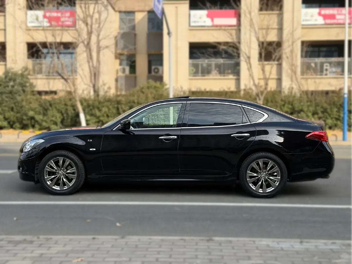 2015 Infiniti Q70 2.5L 222HP V6 7AT,autocango,china used car exporter,china ev exporter,chinese used car exporter,chinese used ev exporter