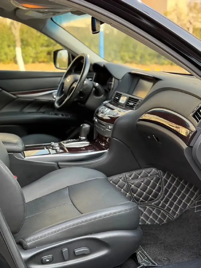 2015 Infiniti Q70 2.5L 222HP V6 7AT,autocango,china used car exporter,china ev exporter,chinese used car exporter,chinese used ev exporter