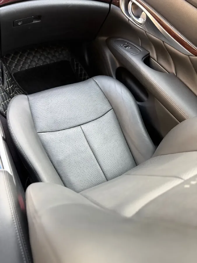 2015 Infiniti Q70 2.5L 222HP V6 7AT,autocango,china used car exporter,china ev exporter,chinese used car exporter,chinese used ev exporter