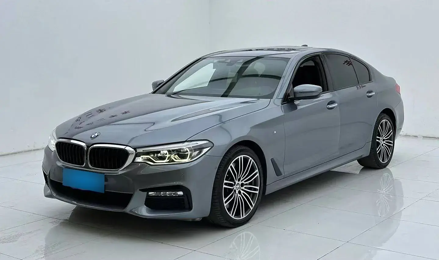 2018 BMW 5 Series 3.0T 340HP L6 8AT