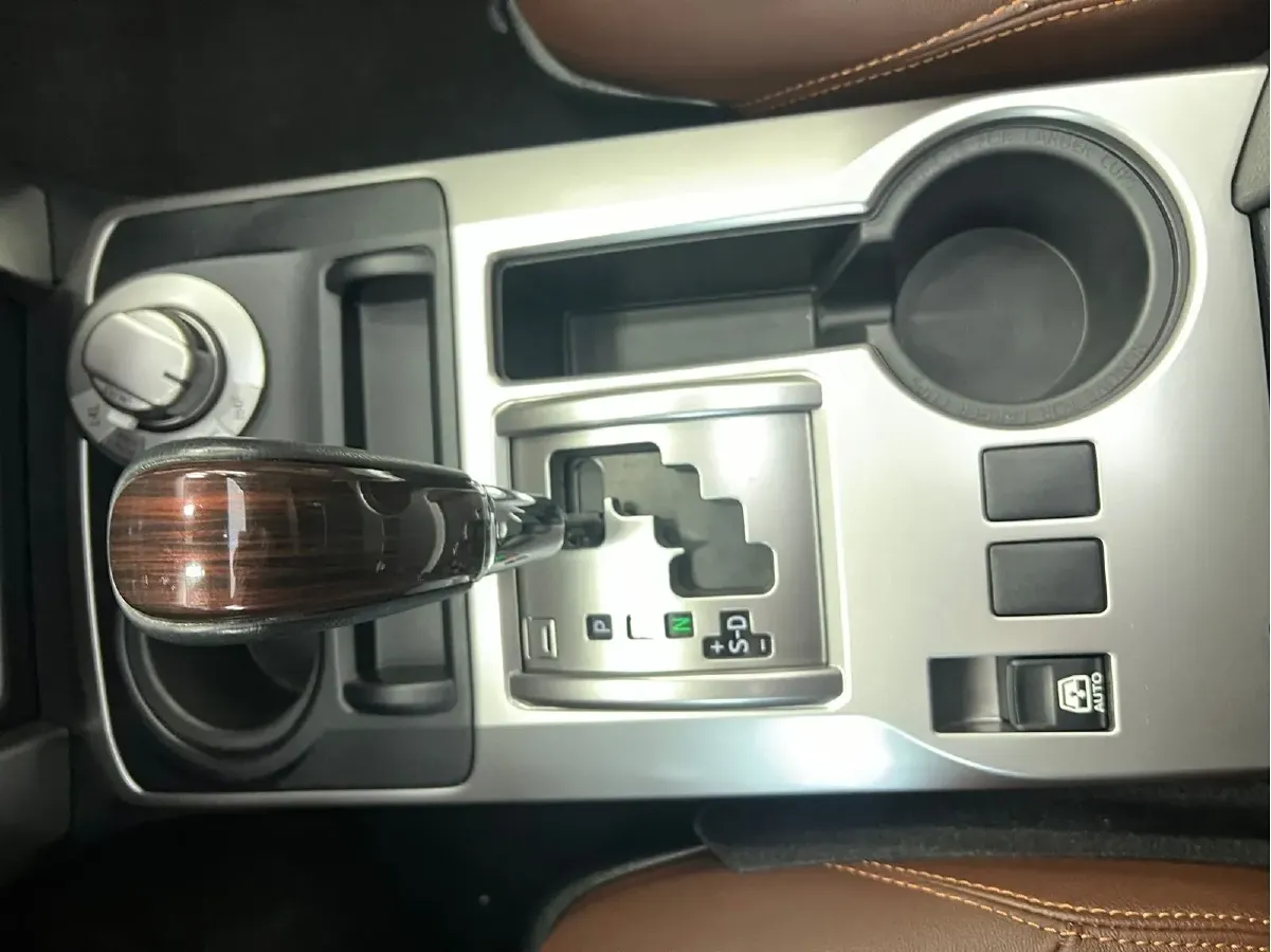 2022 Toyota 4Runner 4.0L 273HP V6 5AT,autocango,china used car exporter,china ev exporter,chinese used car exporter,chinese used ev exporter