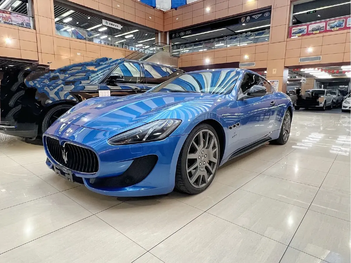 2013 Maserati GranTurismo 4.7L 460HP V8 6AT
