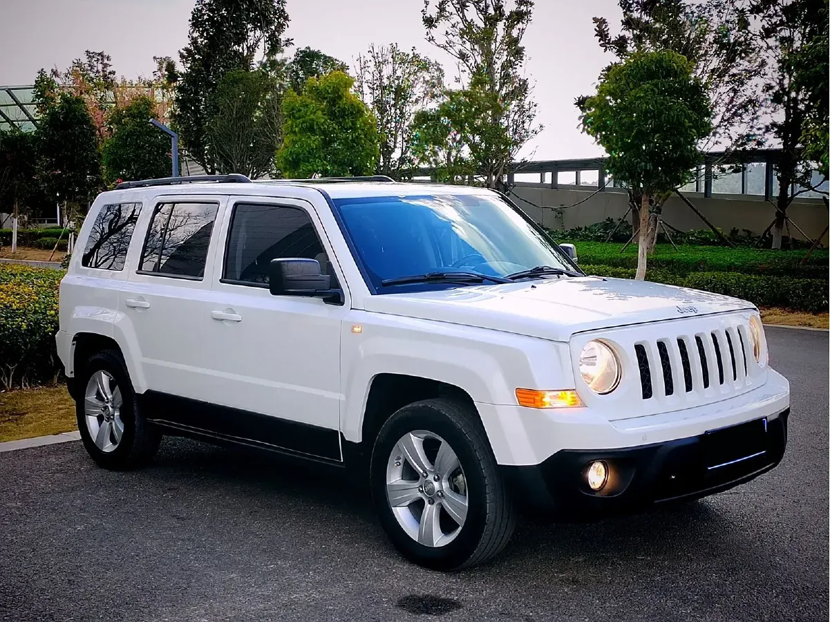 2014 Jeep Patriot 2.4L 170HP L4 6AT,autocango,china used car exporter,china ev exporter,chinese used car exporter,chinese used ev exporter