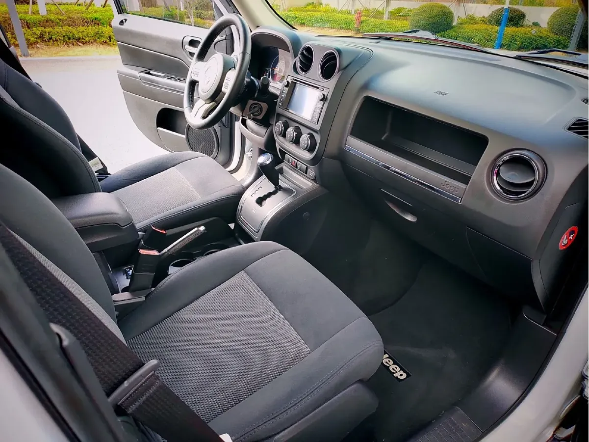 2014 Jeep Patriot 2.4L 170HP L4 6AT,autocango,china used car exporter,china ev exporter,chinese used car exporter,chinese used ev exporter