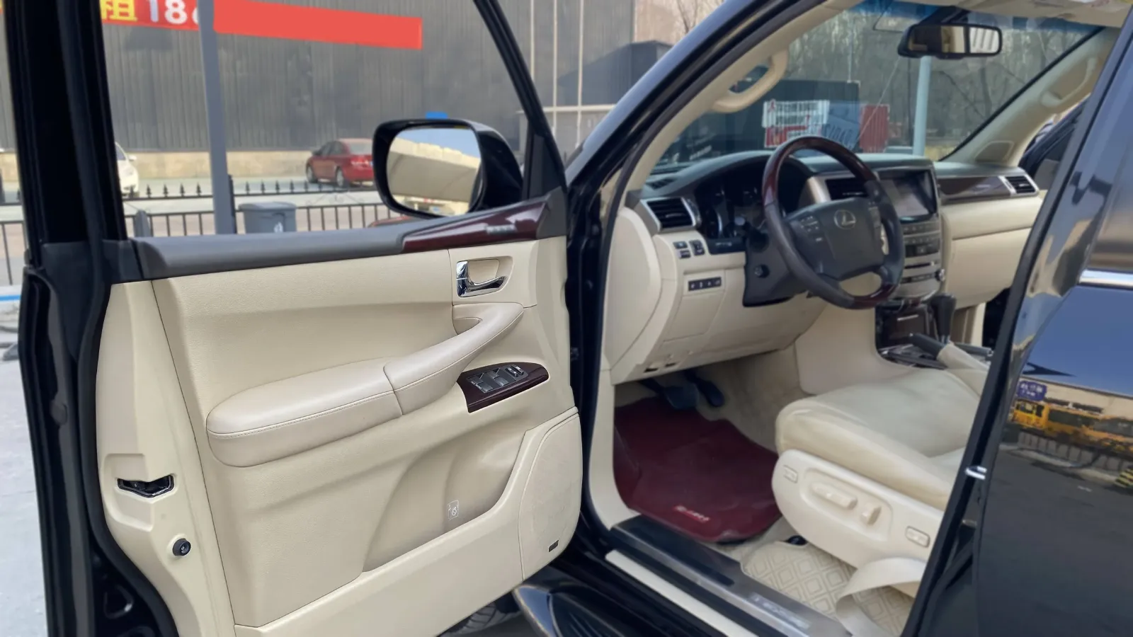 2013 Lexus LX 5.7L 367HP V8 6AT,autocango,china used car exporter,china ev exporter,chinese used car exporter,chinese used ev exporter