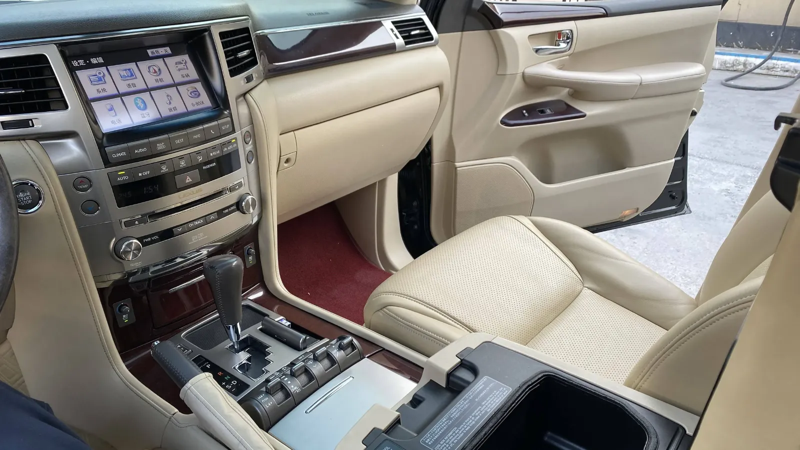 2013 Lexus LX 5.7L 367HP V8 6AT,autocango,china used car exporter,china ev exporter,chinese used car exporter,chinese used ev exporter