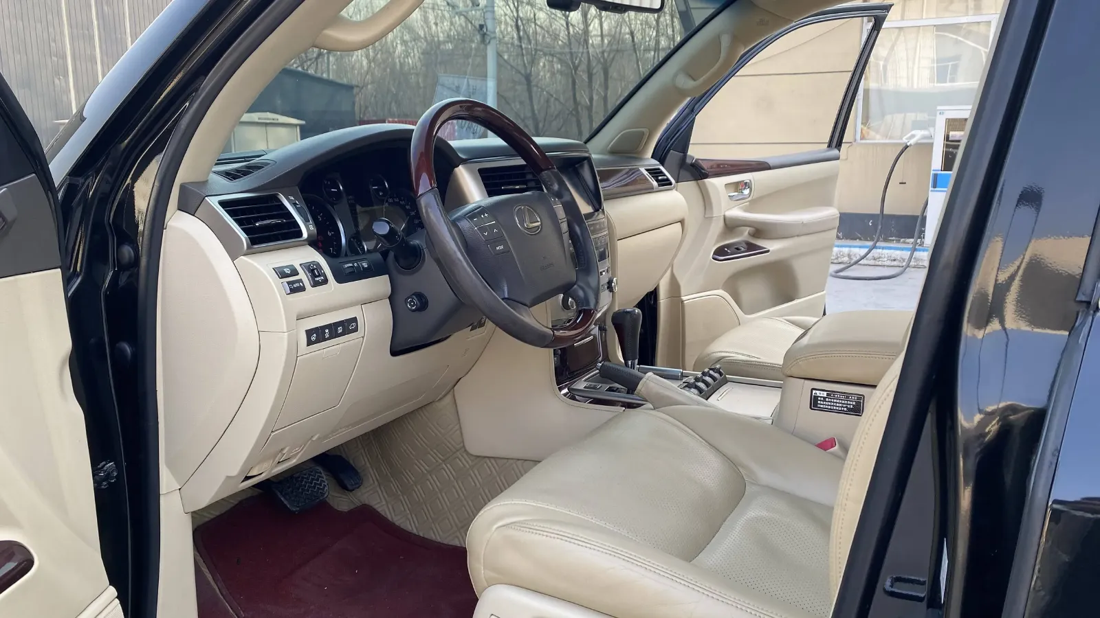 2013 Lexus LX 5.7L 367HP V8 6AT,autocango,china used car exporter,china ev exporter,chinese used car exporter,chinese used ev exporter