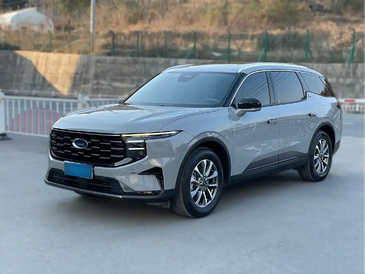 2023 Ford Edge 2.0T 252HP L4 8AT