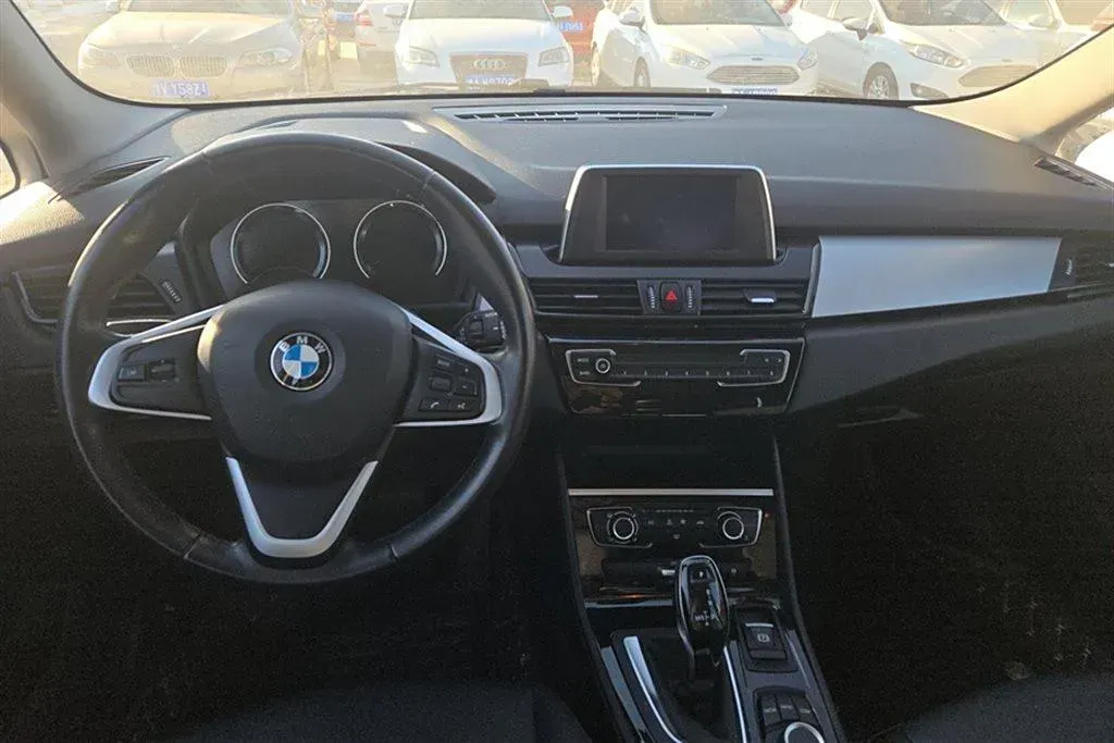 2019 BMW 2 Series SUV 1.5T 140HP L3 7DCT,autocango,china used car exporter,china ev exporter,chinese used car exporter,chinese used ev exporter