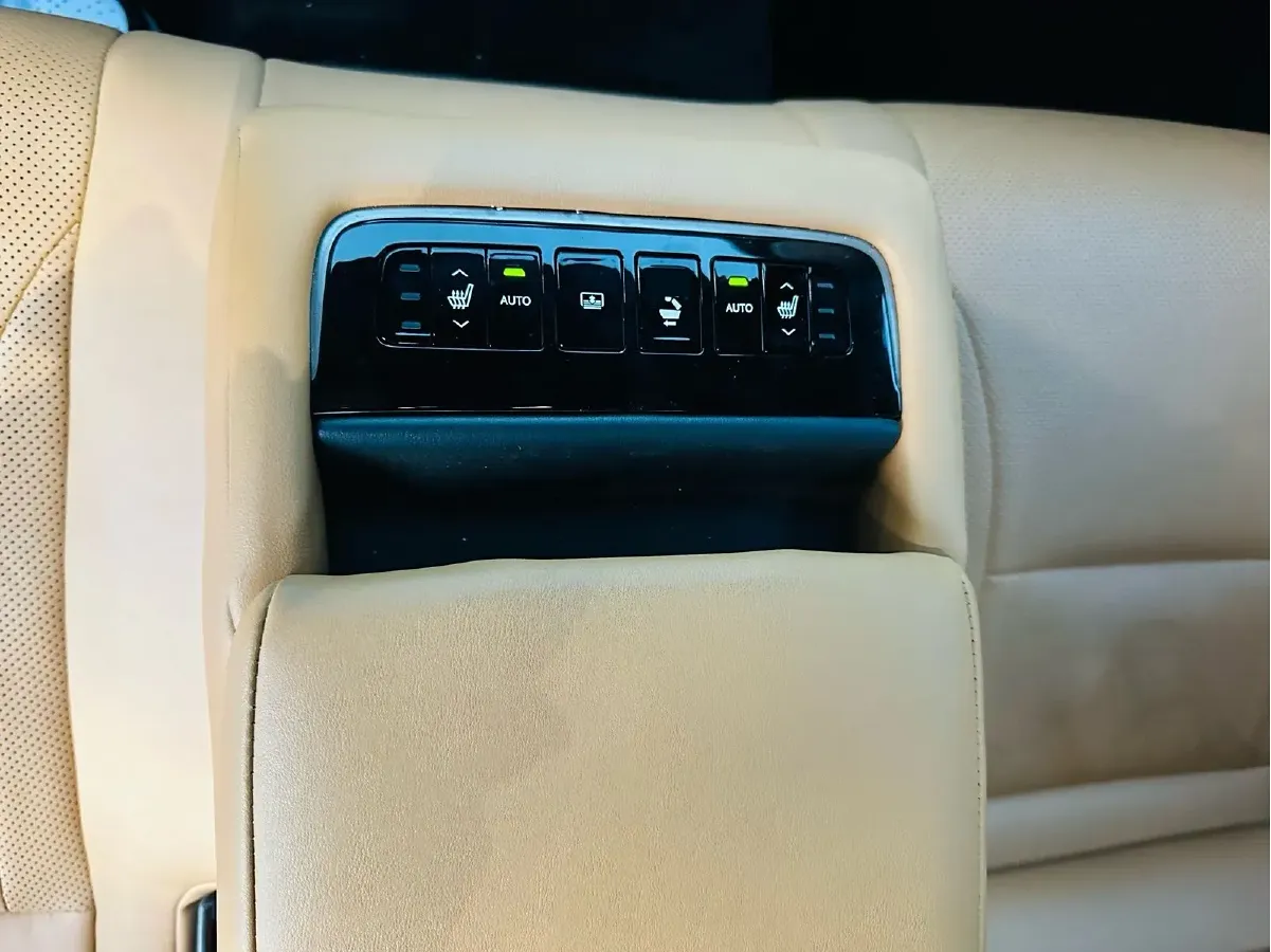 2021 Lexus LS 3.5L 299HP V6 E-CVT Hybrid,autocango,china used car exporter,china ev exporter,chinese used car exporter,chinese used ev exporter