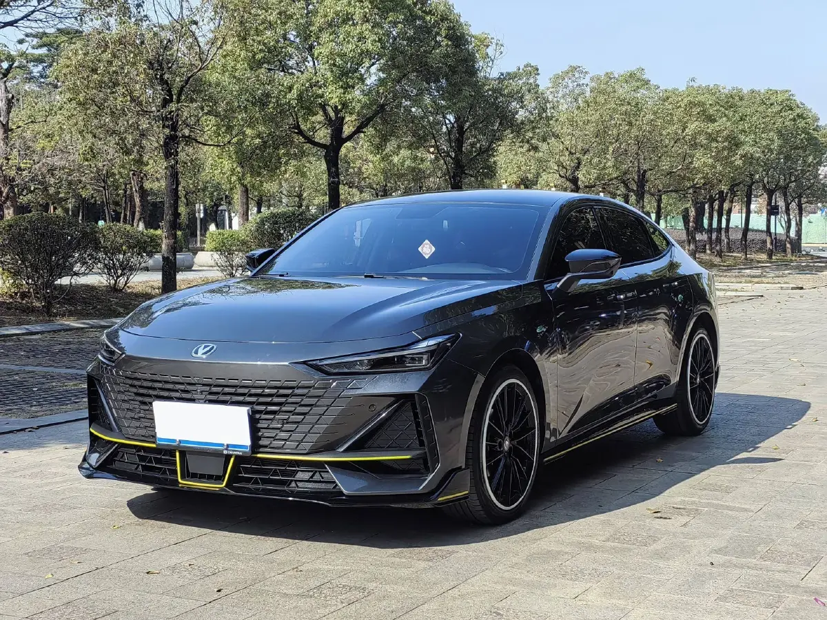 2022 ChangAn UNI-V 1.5T 188HP L4 7DCT