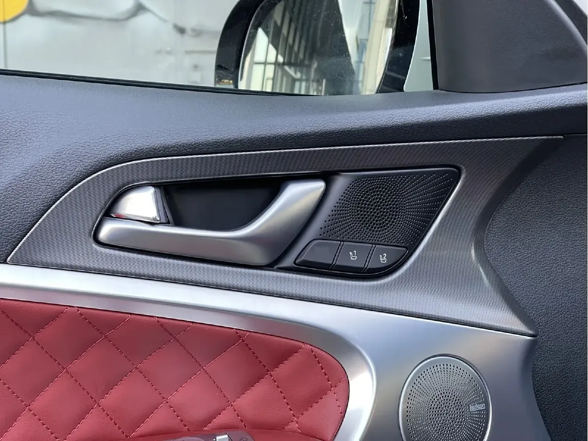 2024 Genesis G70 2.0T 245HP L4 8AT,autocango,china used car exporter,china ev exporter,chinese used car exporter,chinese used ev exporter