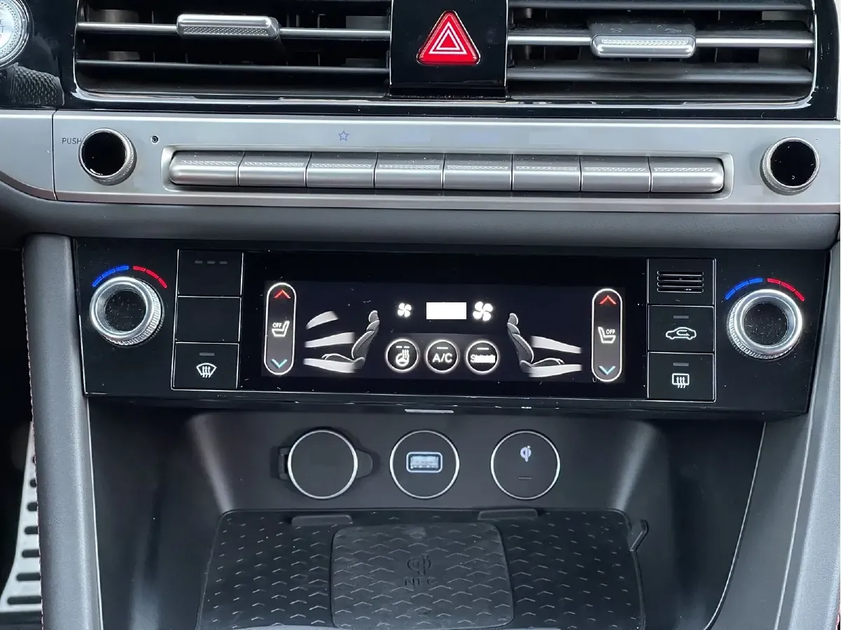 2024 Genesis G70 2.0T 245HP L4 8AT,autocango,china used car exporter,china ev exporter,chinese used car exporter,chinese used ev exporter