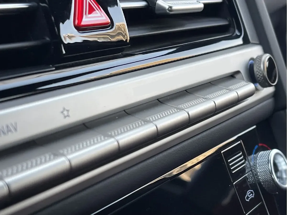 2024 Genesis G70 2.0T 245HP L4 8AT,autocango,china used car exporter,china ev exporter,chinese used car exporter,chinese used ev exporter