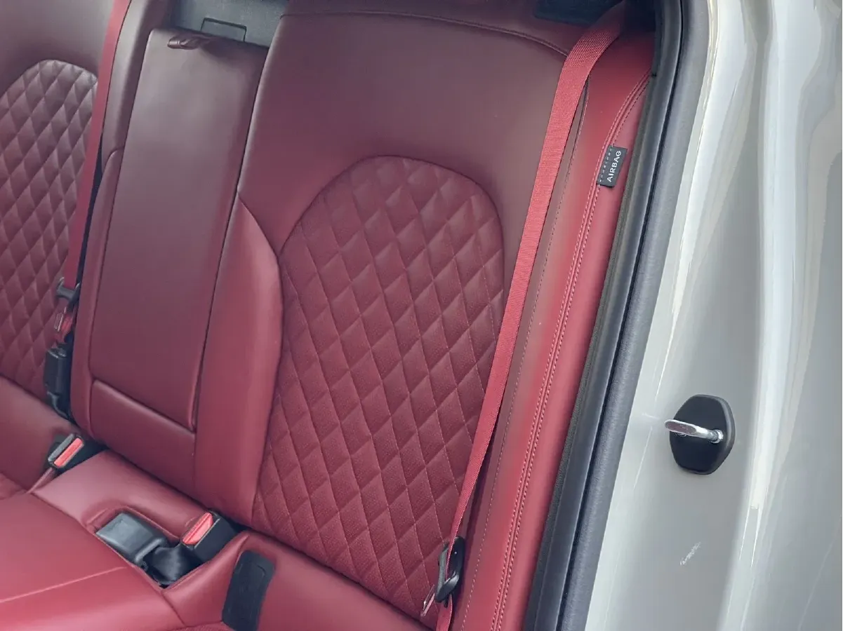 2024 Genesis G70 2.0T 245HP L4 8AT,autocango,china used car exporter,china ev exporter,chinese used car exporter,chinese used ev exporter