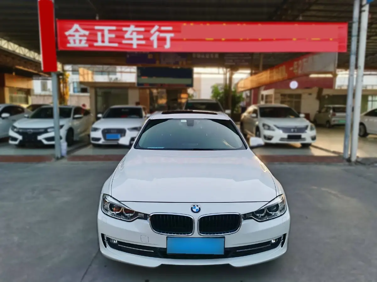 2014 BMW 3 Series 2.0T 184HP L4 8AT