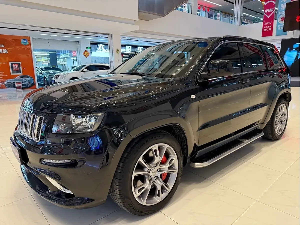 2013 Jeep Grand Cherokee SRT 6.4L 468HP V8 5AT,autocango,china used car exporter,china ev exporter,chinese used car exporter,chinese used ev exporter