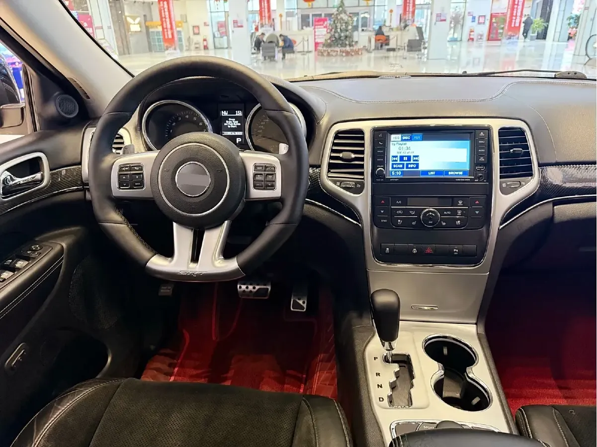 2013 Jeep Grand Cherokee SRT 6.4L 468HP V8 5AT,autocango,china used car exporter,china ev exporter,chinese used car exporter,chinese used ev exporter