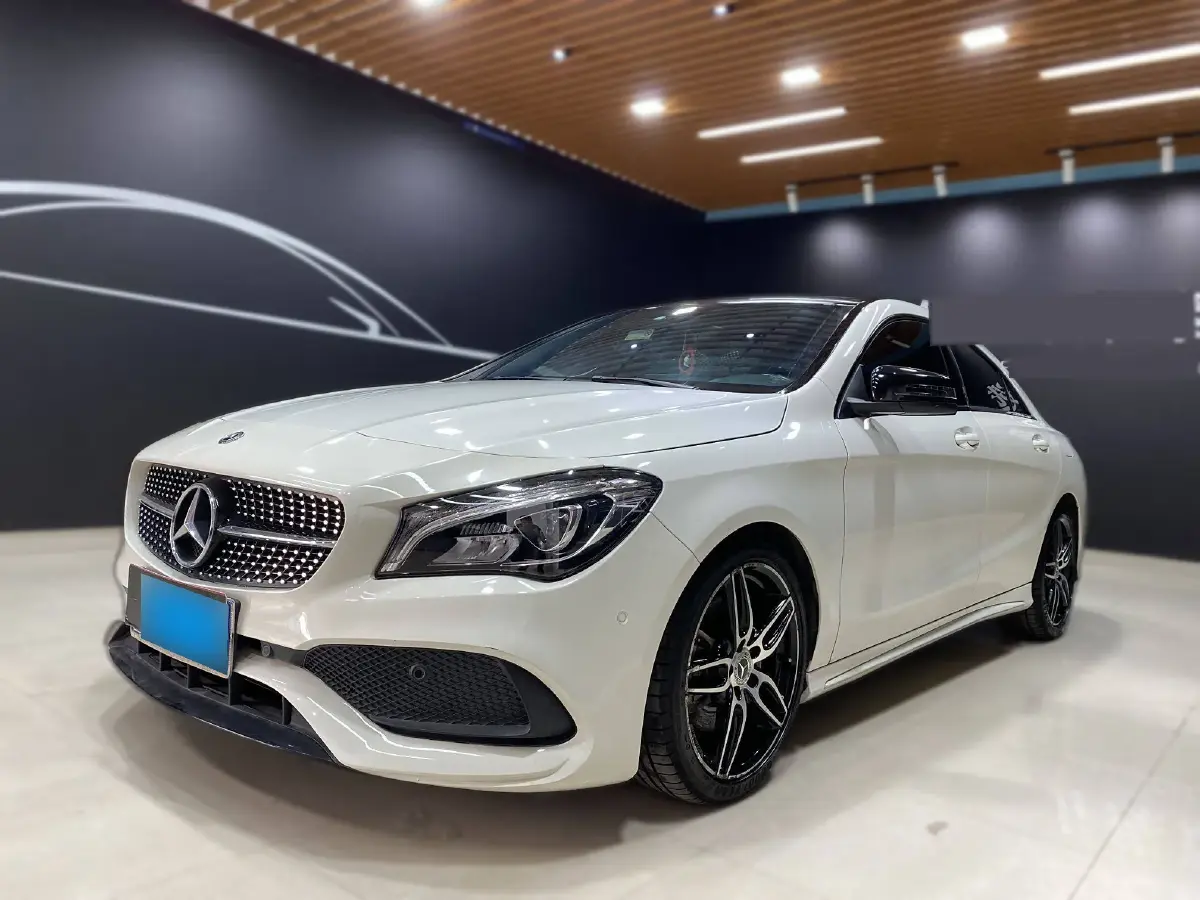 2017 Mercedes-Benz CLA Class 2.0T 184HP L4 7DCT