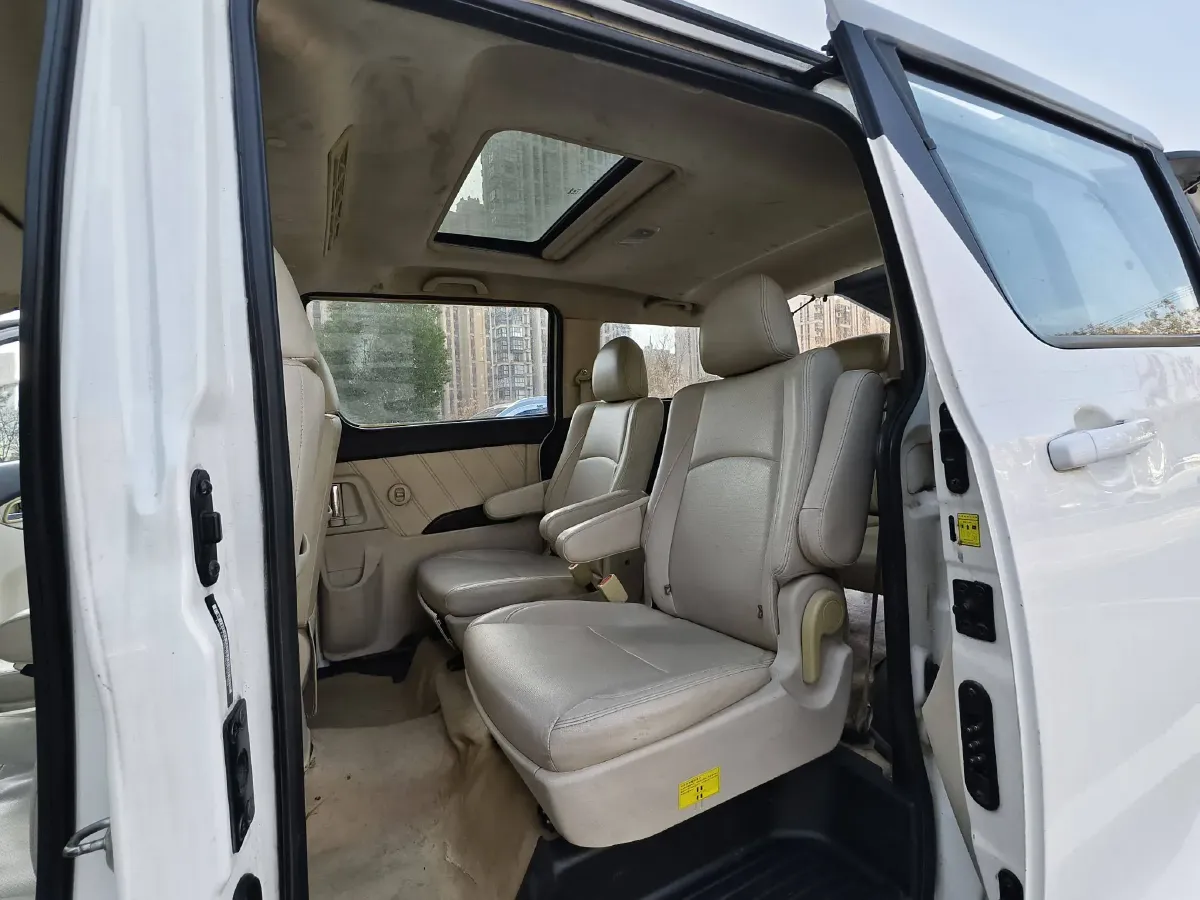 2018 Yema SiPaiKa 1.5L 112HP L4 5MT,autocango,china used car exporter,china ev exporter,chinese used car exporter,chinese used ev exporter