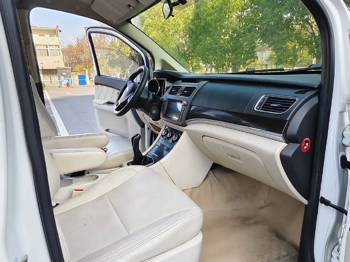 2018 Yema SiPaiKa 1.5L 112HP L4 5MT,autocango,china used car exporter,china ev exporter,chinese used car exporter,chinese used ev exporter