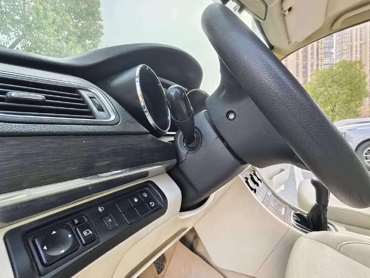 2018 Yema SiPaiKa 1.5L 112HP L4 5MT,autocango,china used car exporter,china ev exporter,chinese used car exporter,chinese used ev exporter