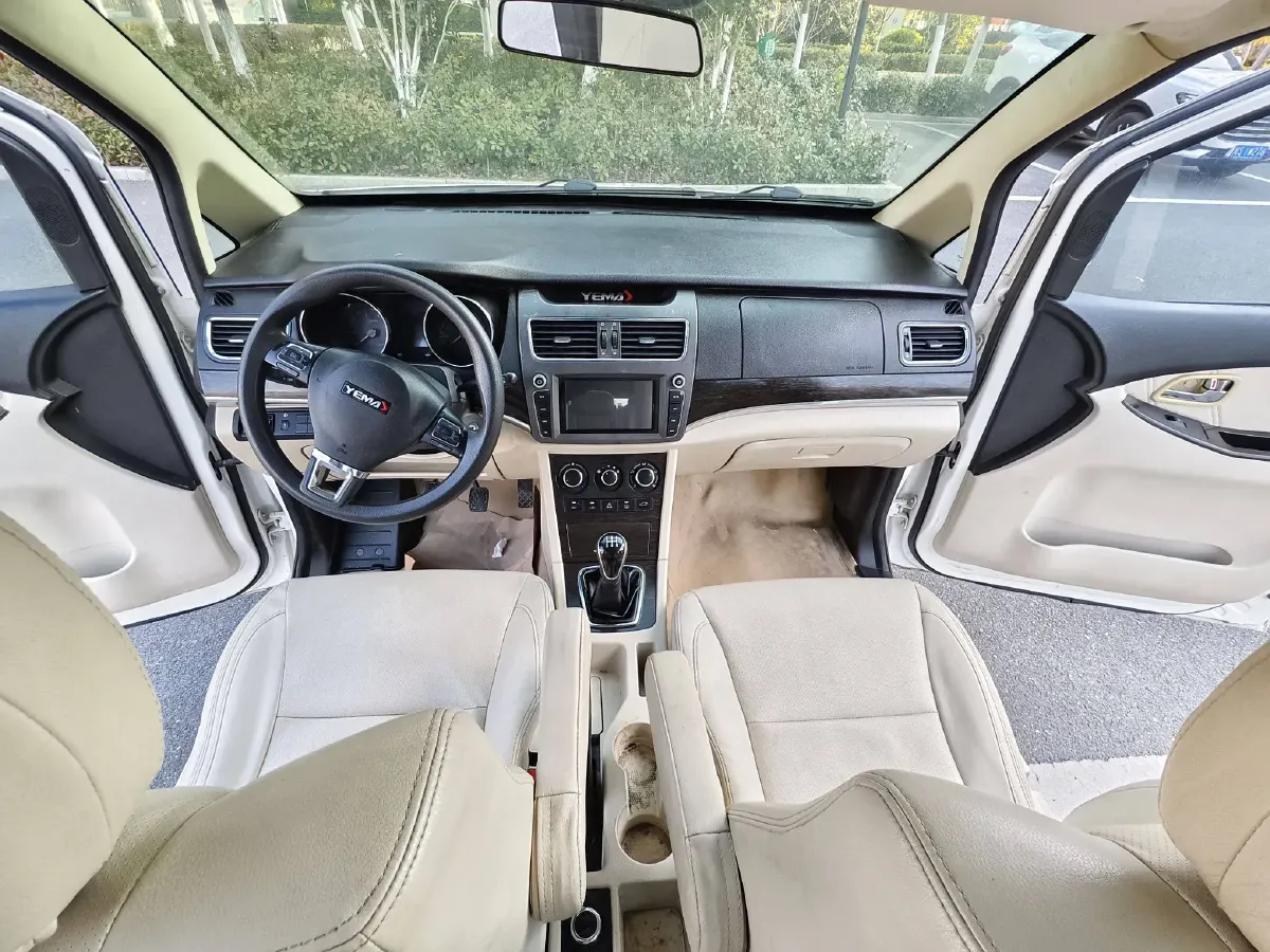 2018 Yema SiPaiKa 1.5L 112HP L4 5MT,autocango,china used car exporter,china ev exporter,chinese used car exporter,chinese used ev exporter