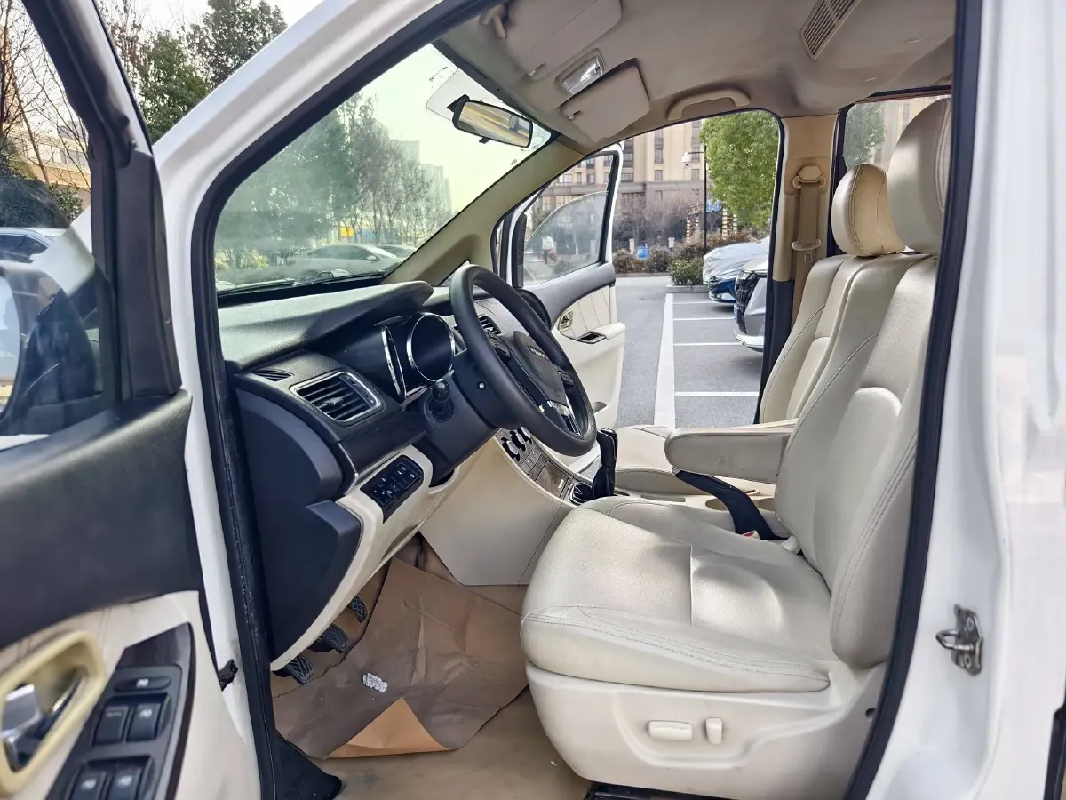 2018 Yema SiPaiKa 1.5L 112HP L4 5MT,autocango,china used car exporter,china ev exporter,chinese used car exporter,chinese used ev exporter