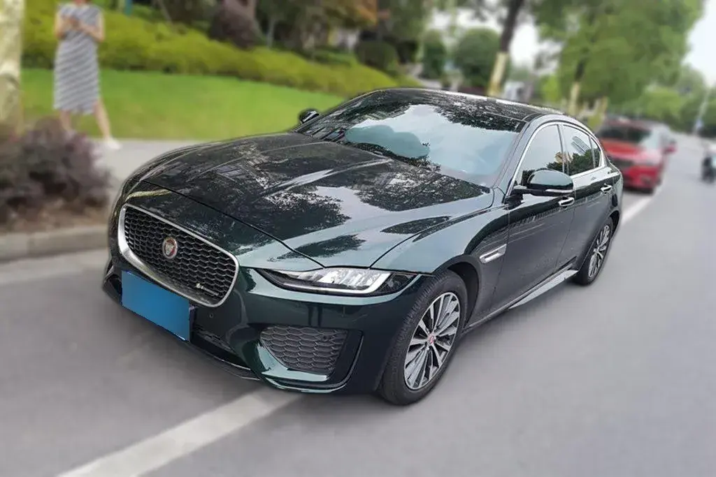 2022 Jaguar XEL 2.0T 200HP L4 8AT
