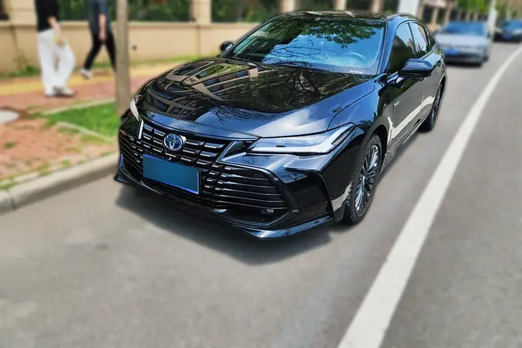 2022 Toyota Avalon 2.5L 178HP L4 E-CVT Hybrid