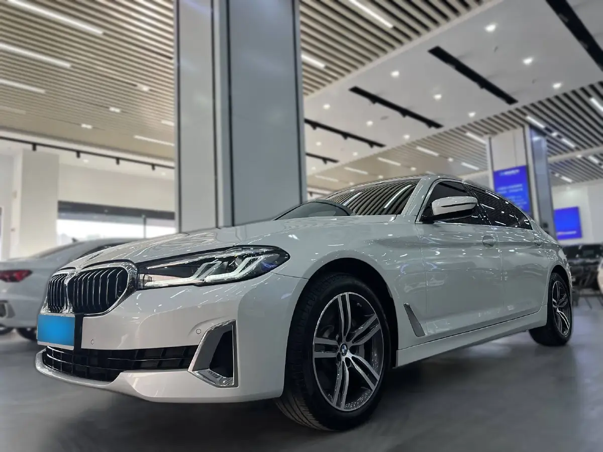 2021 BMW 5 Series 2.0T 252HP L4 8AT