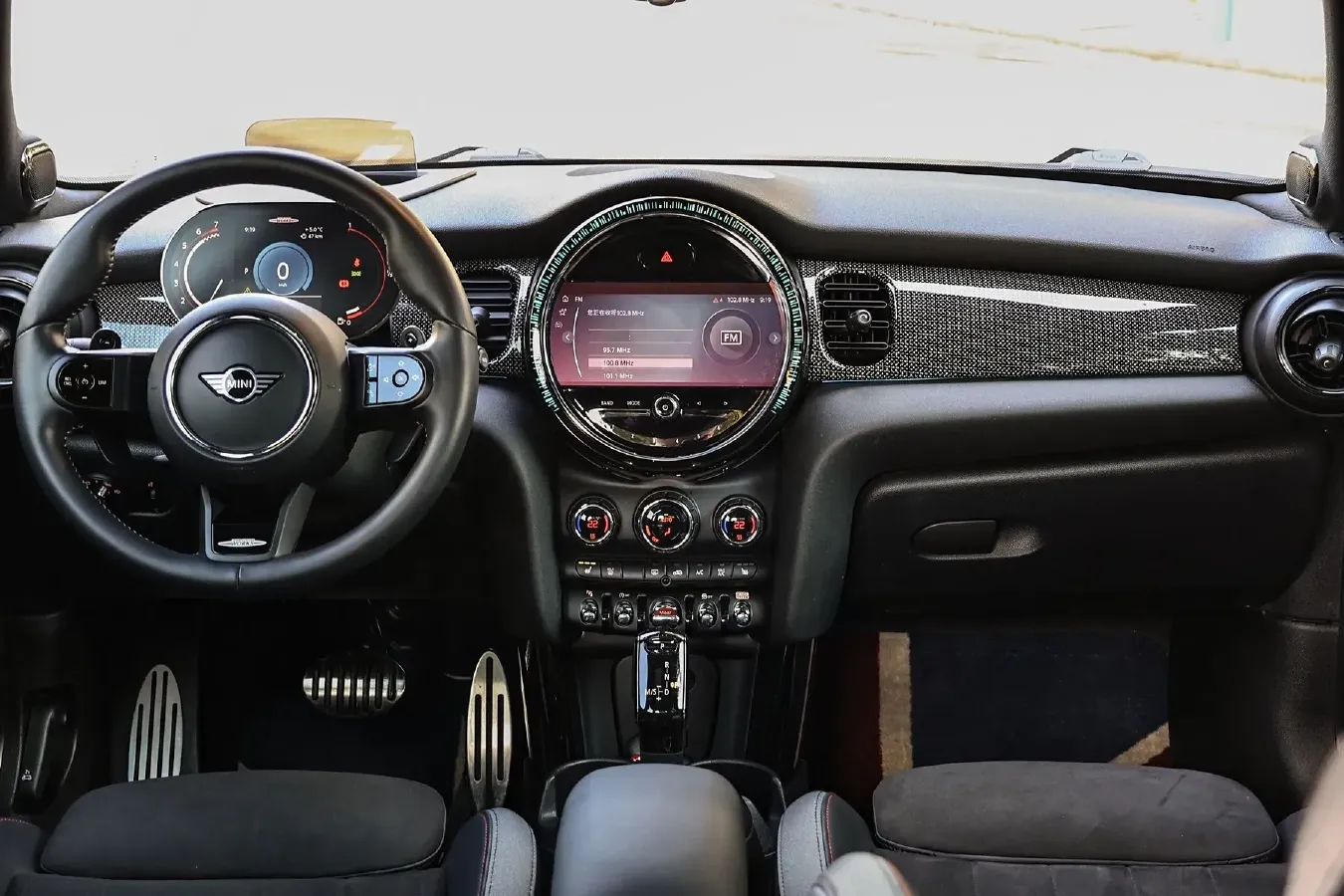 2022 MINI JCW 2.0T 231HP L4 8AT,autocango,china used car exporter,china ev exporter,chinese used car exporter,chinese used ev exporter