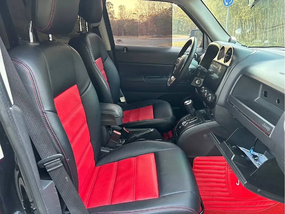 2014 Jeep Patriot 2.4L 170HP L4 6AT,autocango,china used car exporter,china ev exporter,chinese used car exporter,chinese used ev exporter